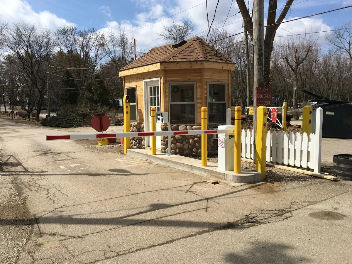 RV park entry lane with Parking BOXX barrier gate